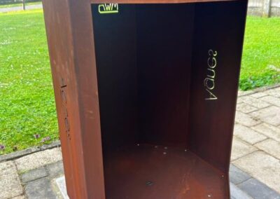 Plancha en acier corten personnalisée avec le prénom Agnès